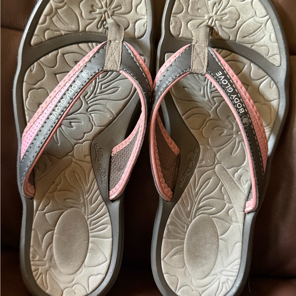 Body Glove Women's Size 10 Flip Flops in Pink and Gray - Picture 1 of 4
